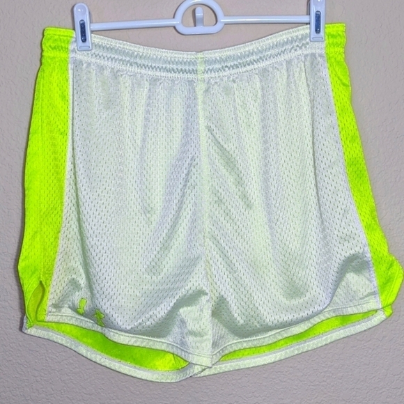 S Under Armour Loose Fit Neon Yellow White Athletic Shorts - Picture 1 of 3